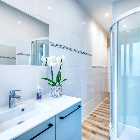 Apartment Magnifique Duplex Plein Centre Ville - 15 Pers - 200M2 - 600M Plage ! Dieppe