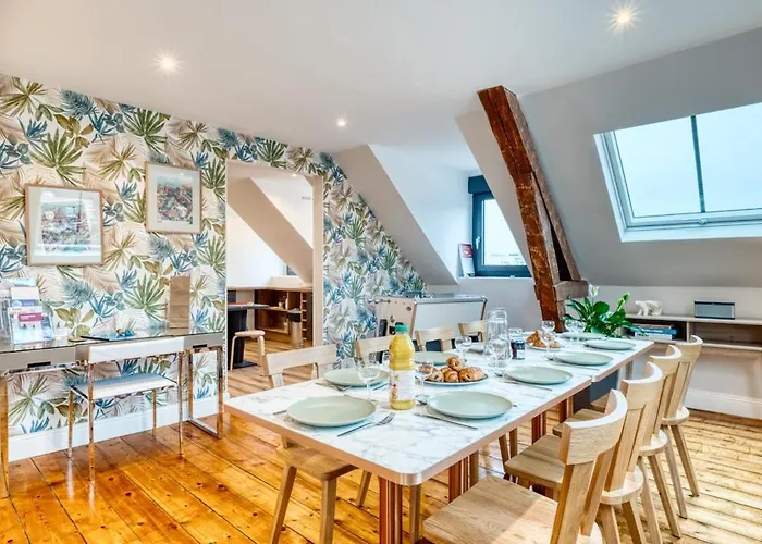 Apartment Magnifique Duplex Plein Centre Ville - 15 Pers - 200M2 - 600M Plage ! *