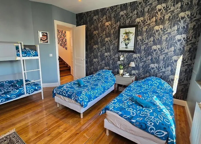 Magnifique Duplex Plein Centre Ville - 15 Pers - 200M2 - 600M Plage ! *