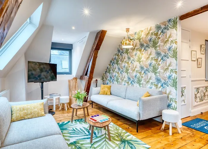 Magnifique Duplex Plein Centre Ville - 15 Pers - 200M2 - 600M Plage ! Apartment